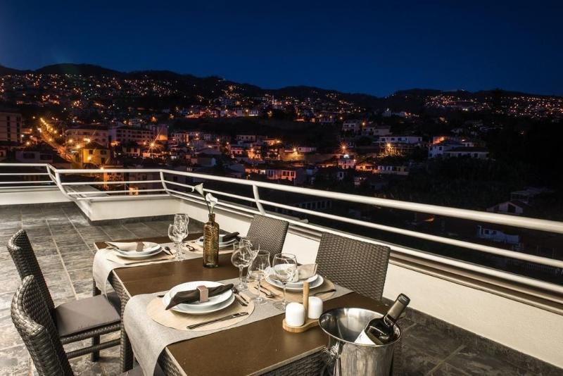 Arts In Penthouse Apartments Til Sol - Oda