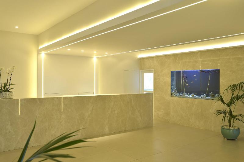 Sunrise Gardens Aparthotel - Lobi