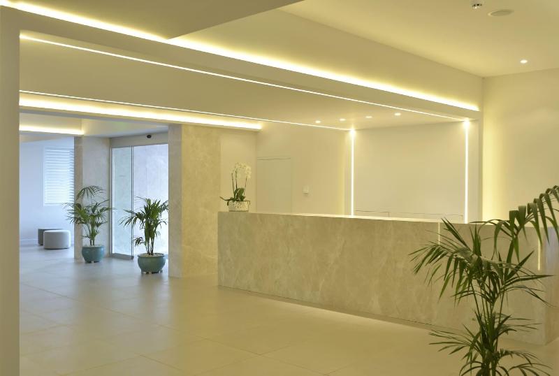Sunrise Gardens Aparthotel - Lobi