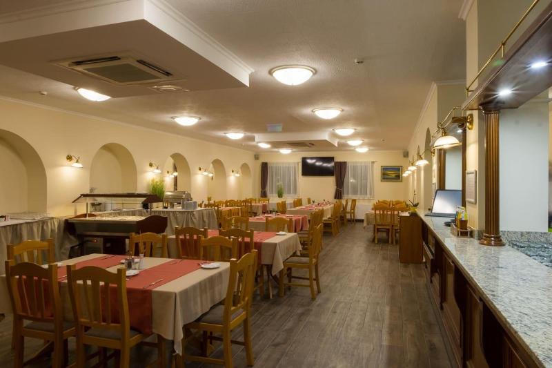 Land Plan Hotel And Restaurant - Restoran