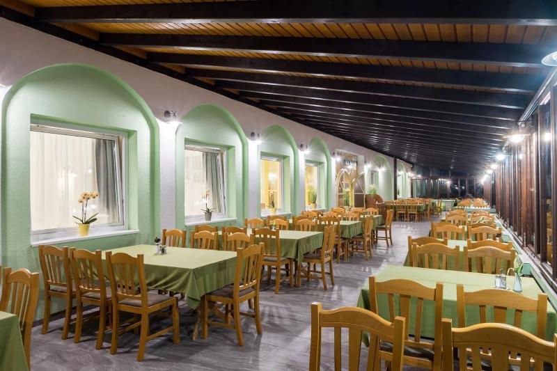 Land Plan Hotel And Restaurant - Restoran