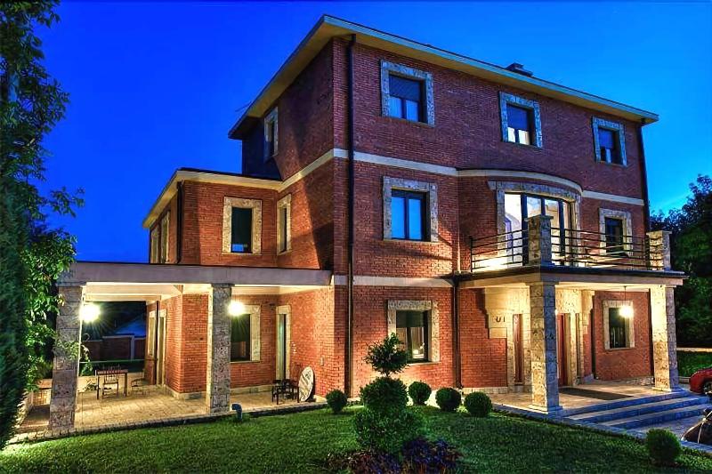 The Belgrade Hills - Genel