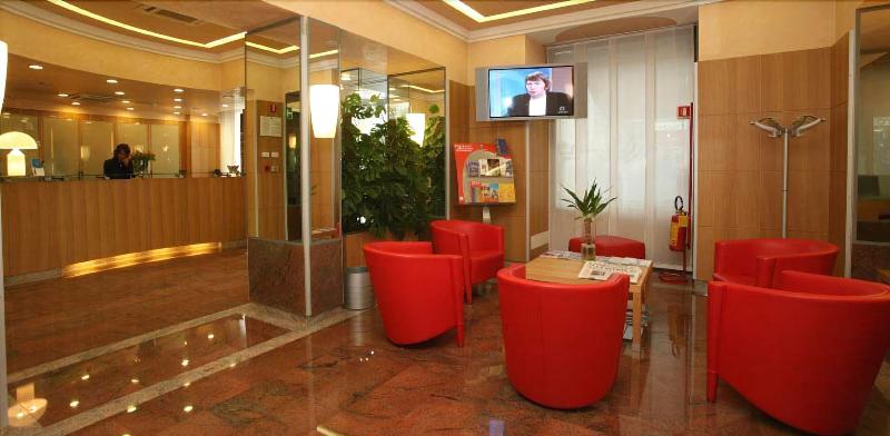 Le Petit Hotel - Lobi