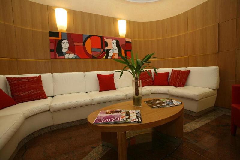 Le Petit Hotel - Lobi