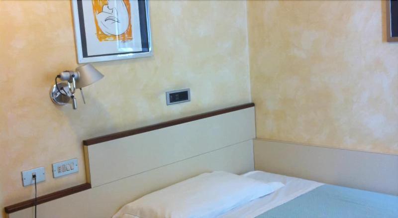 Le Petit Hotel - Oda