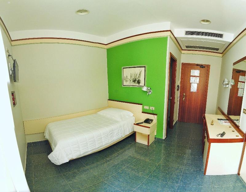Le Petit Hotel - Oda