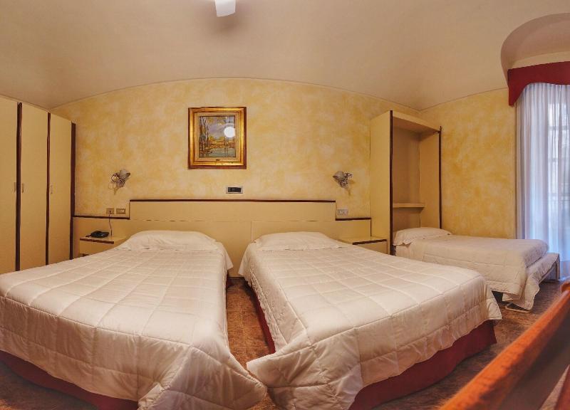 Le Petit Hotel - Oda