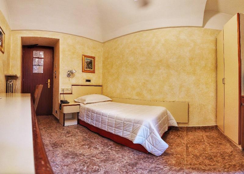 Le Petit Hotel - Oda