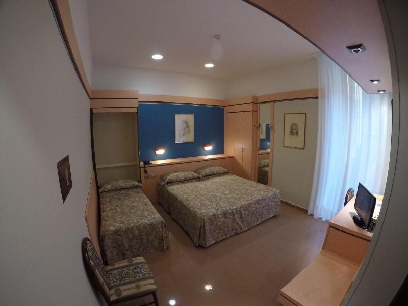 Le Petit Hotel - Oda