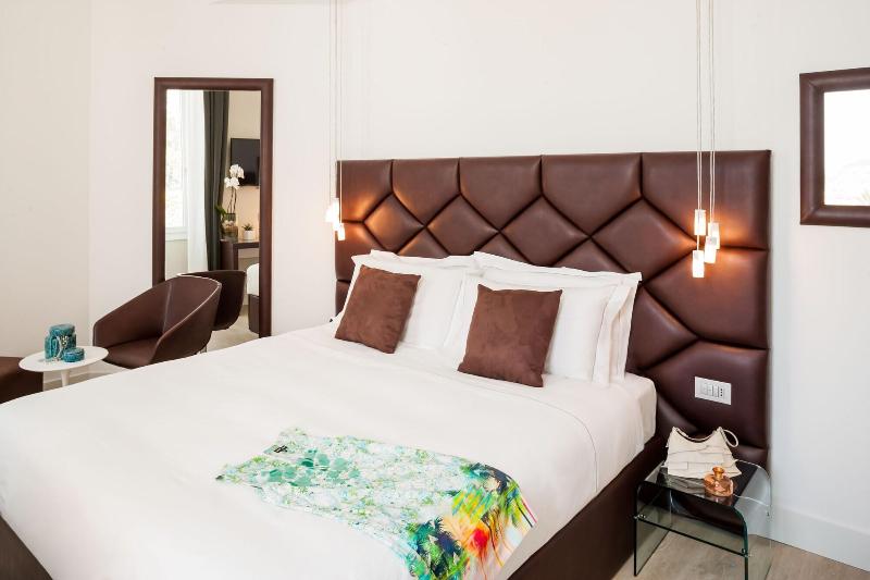 Sanremo Luxury Suites - Oda