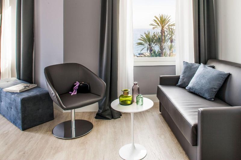 Sanremo Luxury Suites - Oda