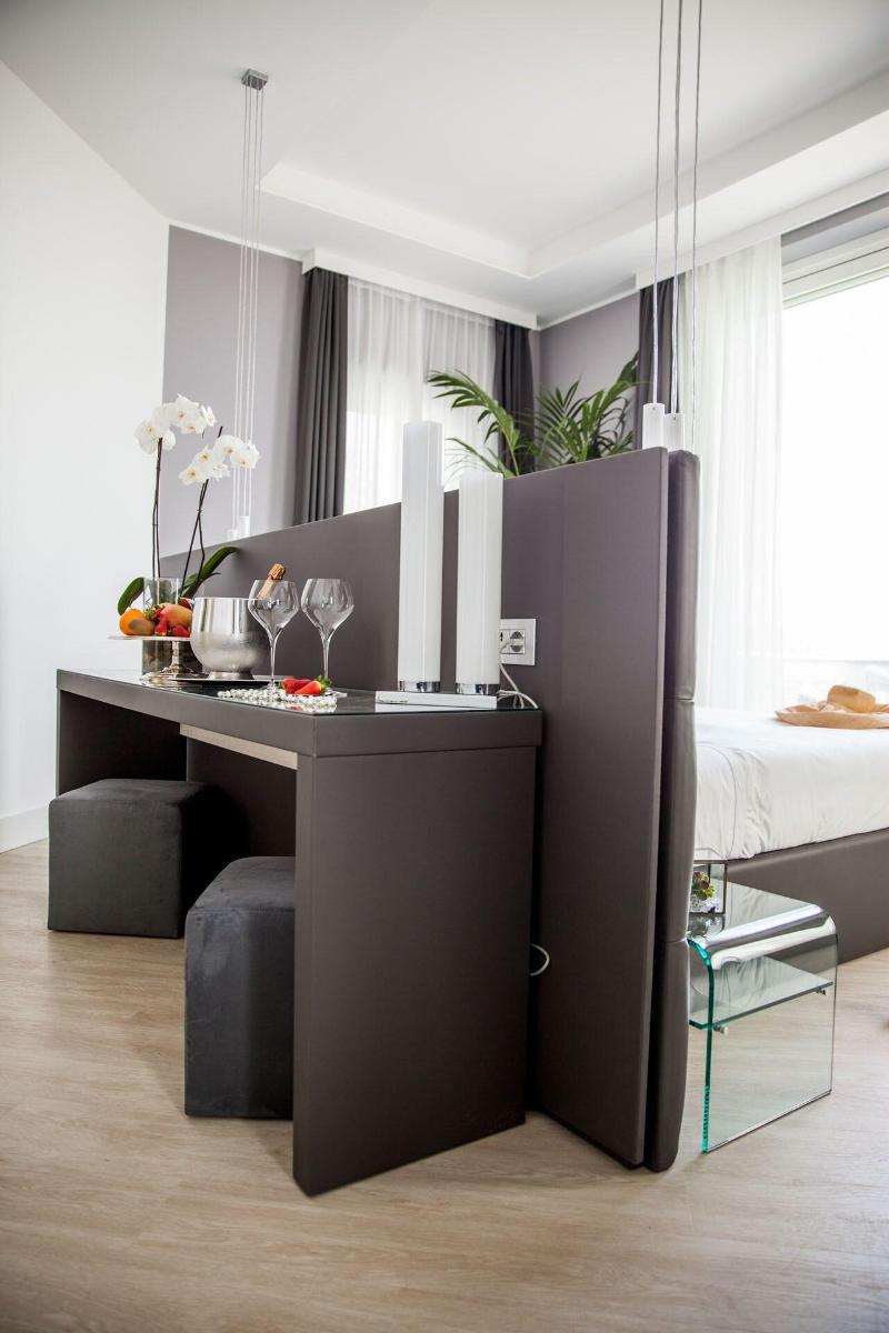 Sanremo Luxury Suites - Oda
