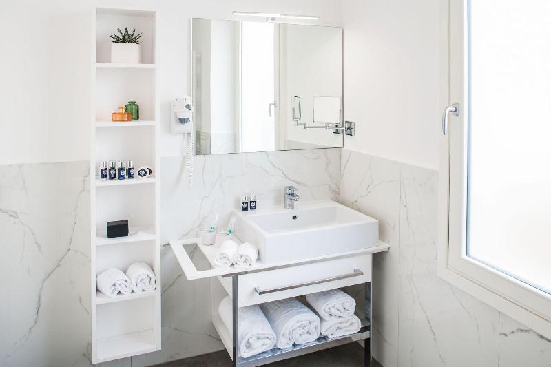 Sanremo Luxury Suites - Oda