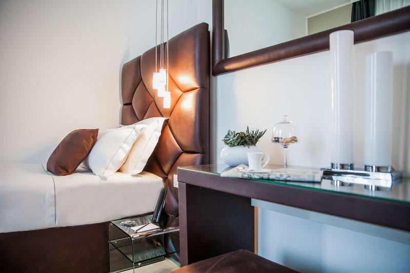 Sanremo Luxury Suites - Oda
