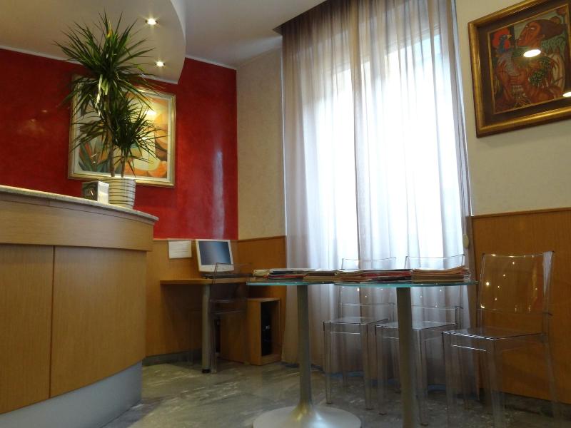 Hotel Parma - Lobi