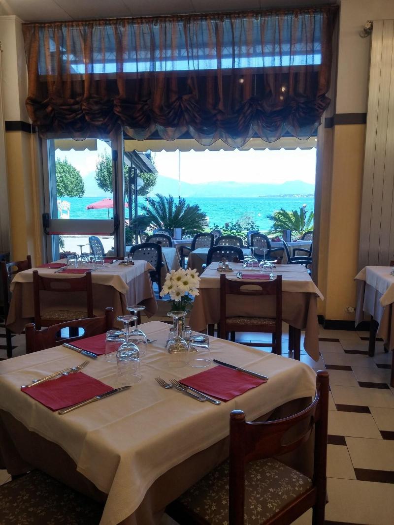 Hotel Riviera - Restoran
