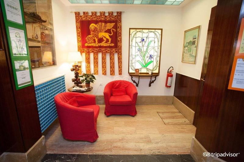 Hotel Caprera - Lobi