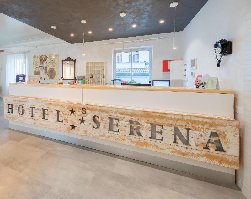 Hotel Serena - Lobi
