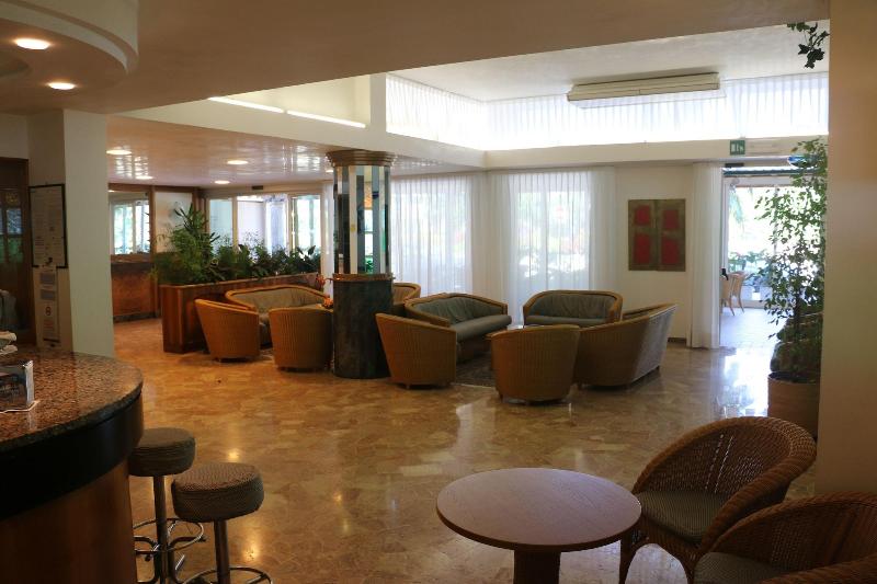 Hotel Smeraldo - Lobi