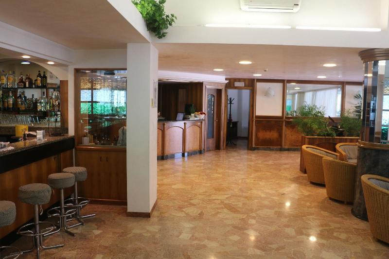 Hotel Smeraldo - Lobi