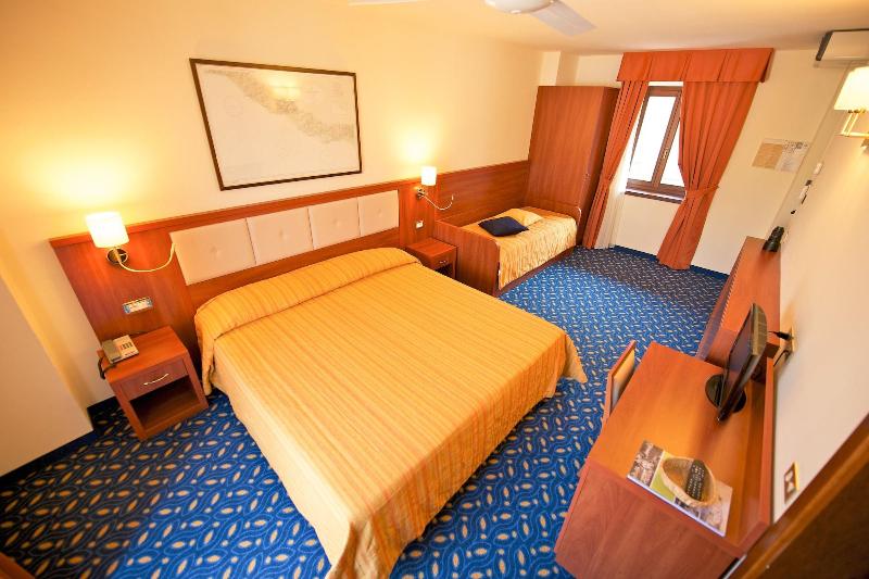Hotel Benaco - Oda