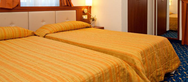 Hotel Benaco - Oda