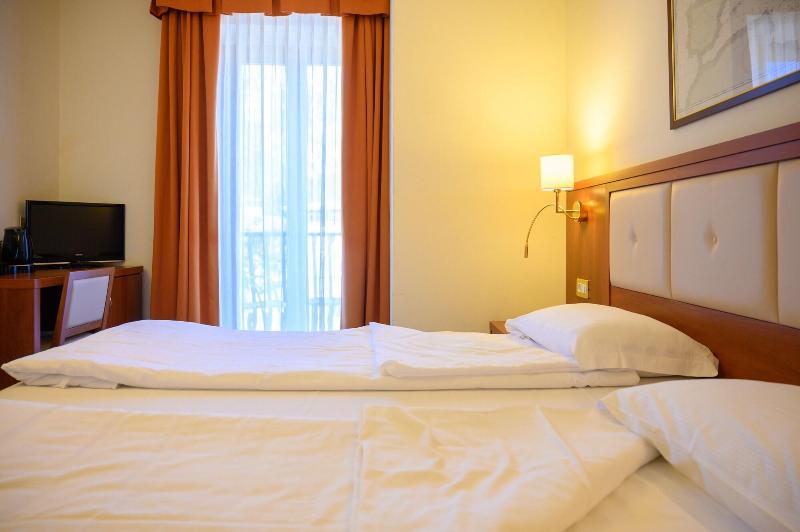 Hotel Benaco - Oda