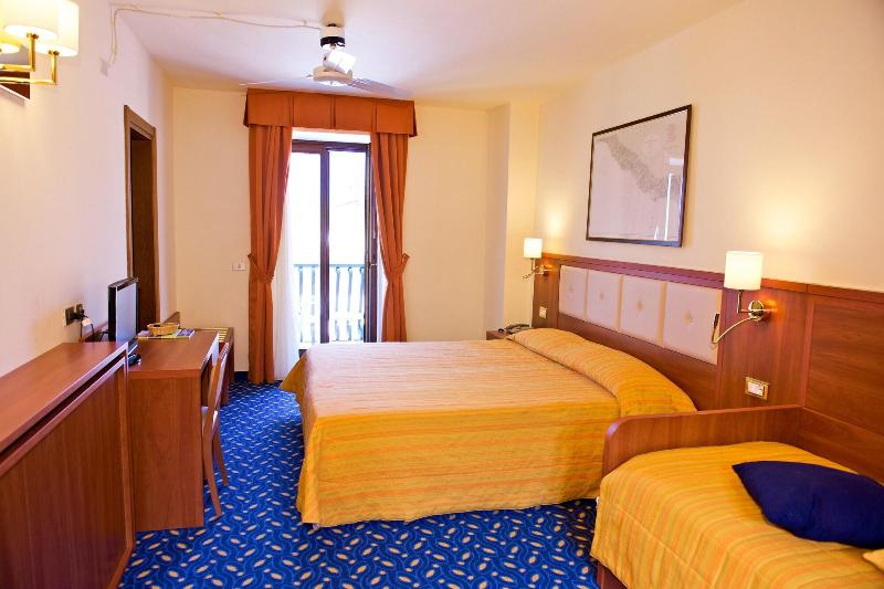Hotel Benaco - Oda