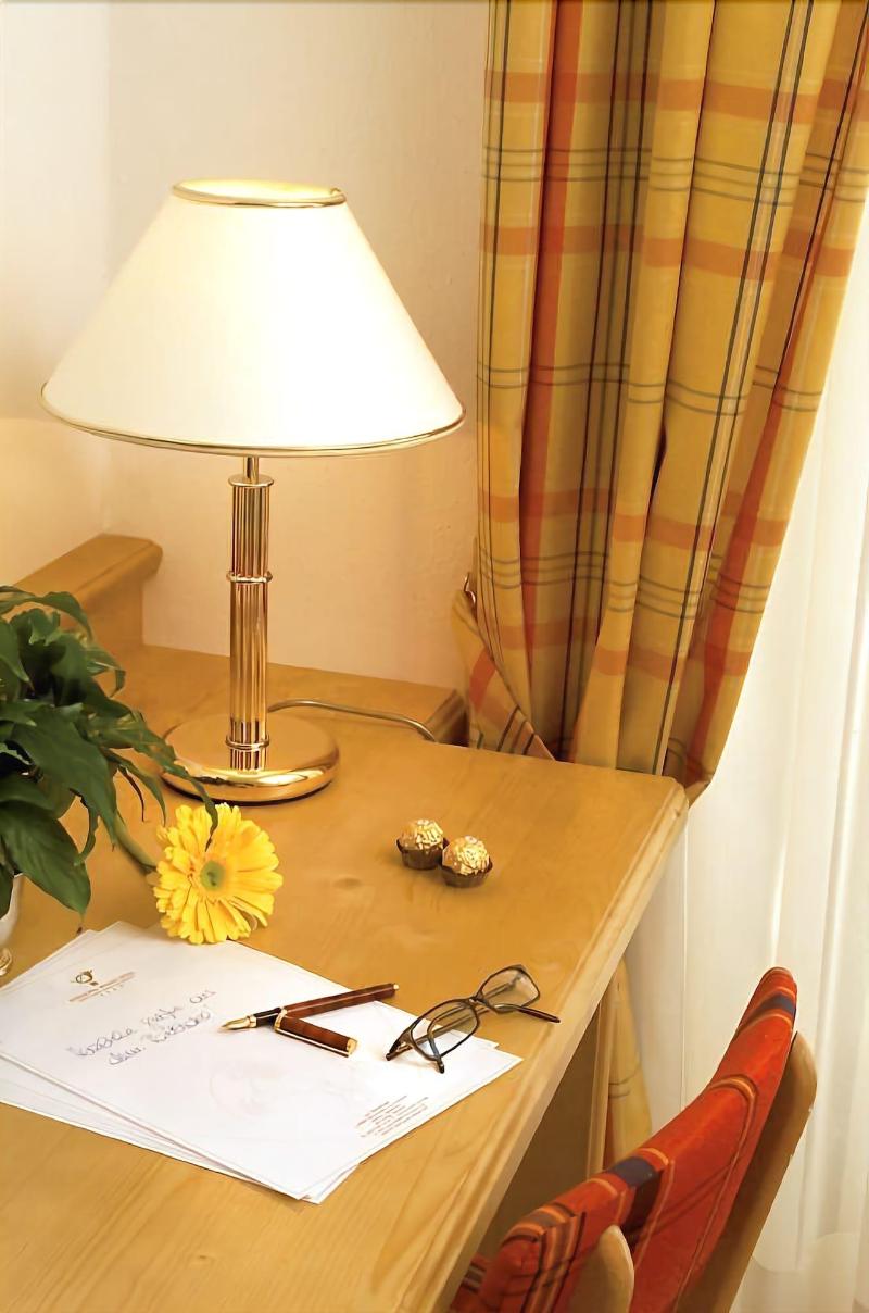 Romantik Hotel Post Weisses Rössl - Oda
