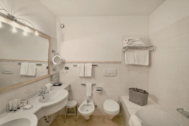 Hotel Hohenwart - Oda