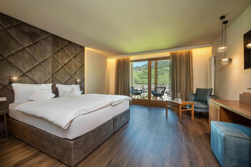 Excelsior Dolomites Life Resort - Oda