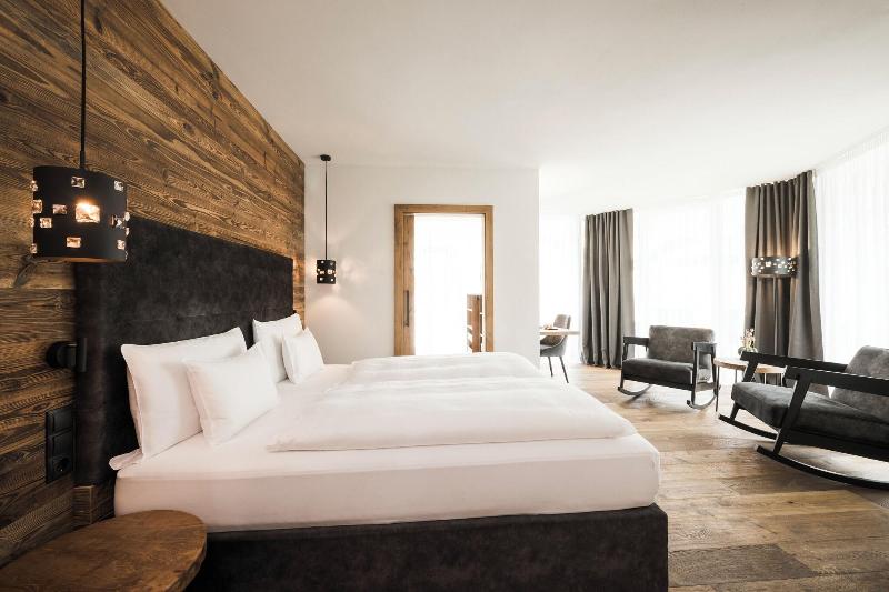 Excelsior Dolomites Life Resort - Oda