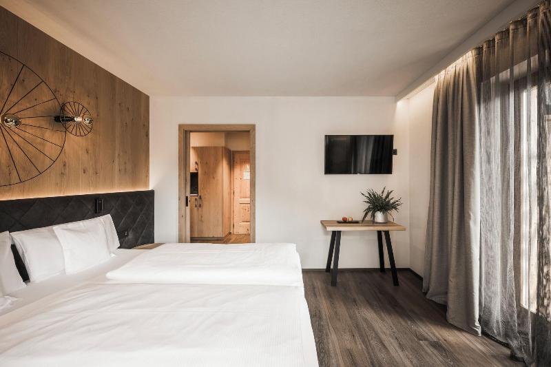 Excelsior Dolomites Life Resort - Oda
