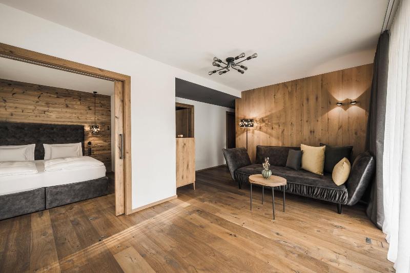 Excelsior Dolomites Life Resort - Oda