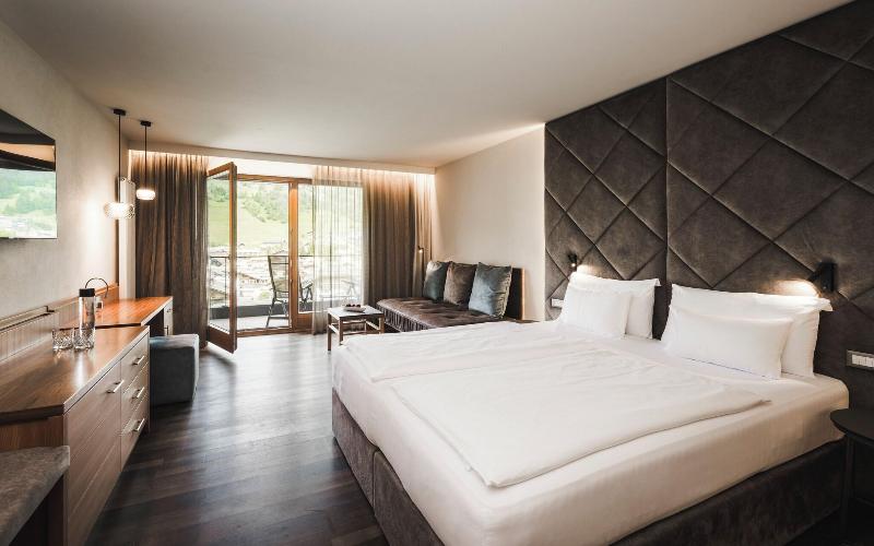 Excelsior Dolomites Life Resort - Oda