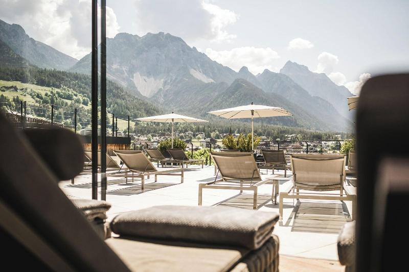 Excelsior Dolomites Life Resort - Havuz