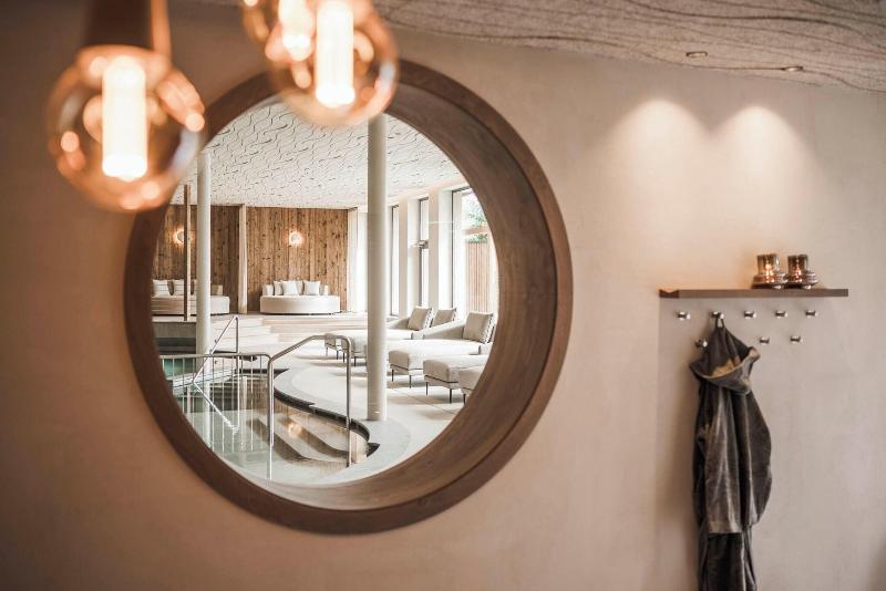 Excelsior Dolomites Life Resort - Havuz