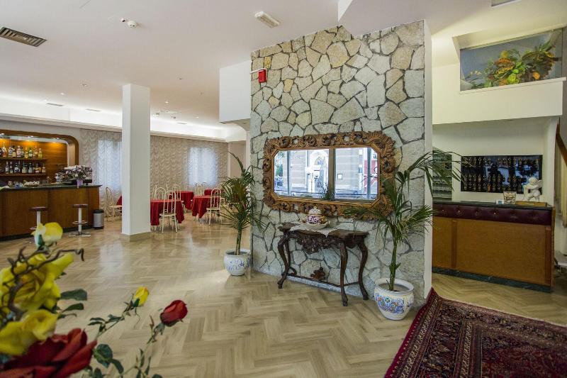 Hotel Columbia - Lobi
