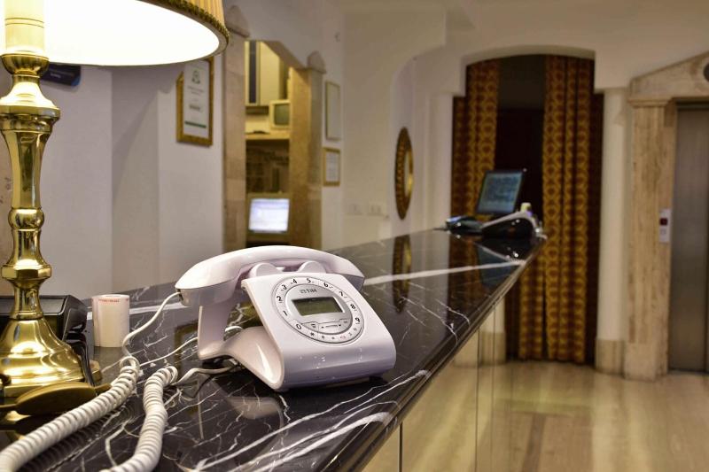 Hotel Canova - Lobi
