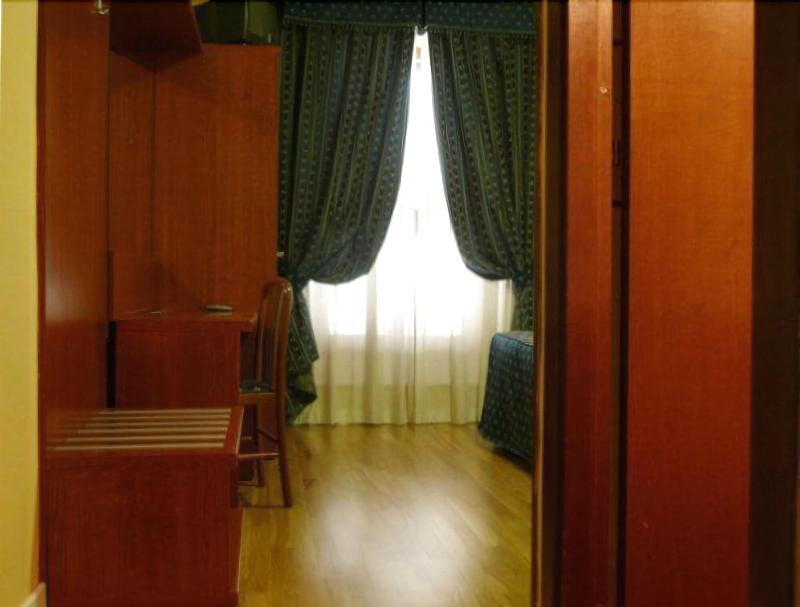 Hotel Fenicia - Oda