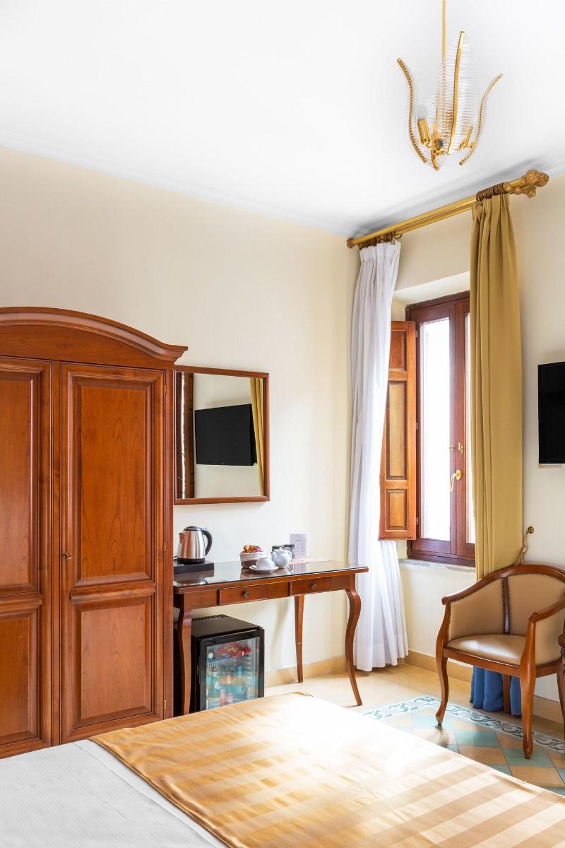 Hotel Piazza Di Spagna - Oda