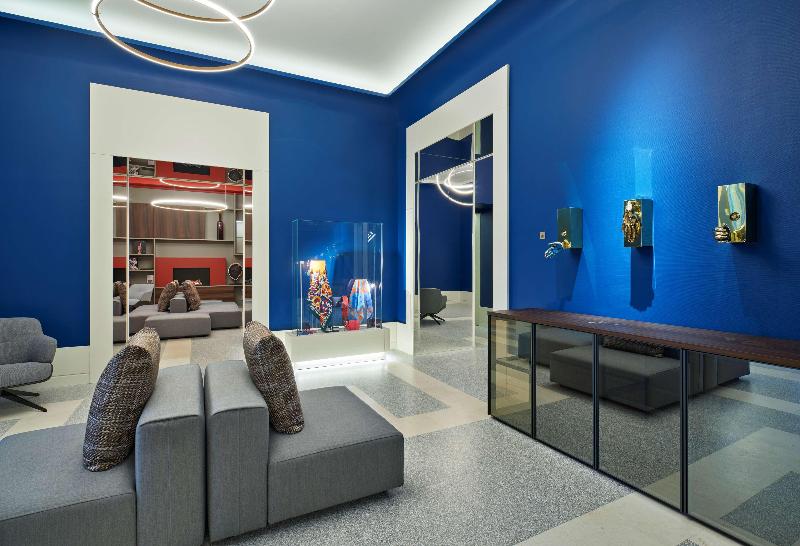 de Bonart Naples-Curio Collection by Hilton - Lobi