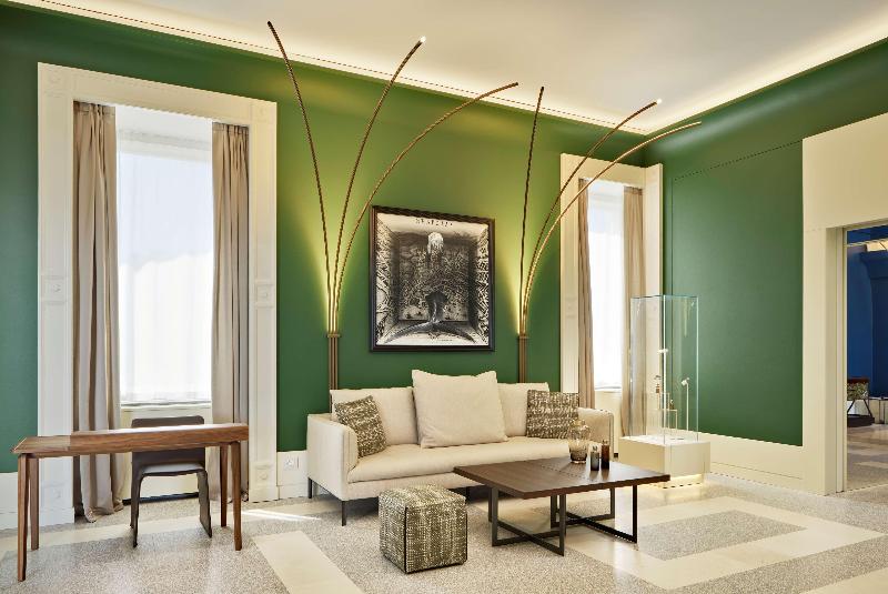 de Bonart Naples-Curio Collection by Hilton - Lobi