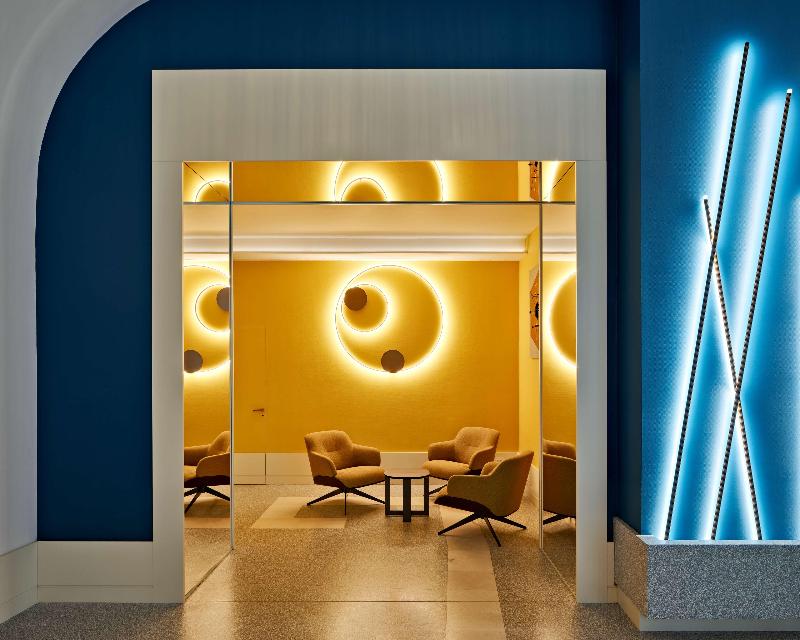 de Bonart Naples-Curio Collection by Hilton - Lobi