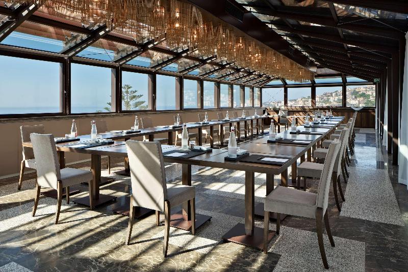 de Bonart Naples-Curio Collection by Hilton - Toplantı