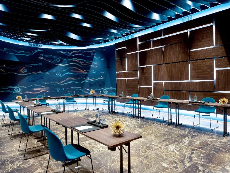 de Bonart Naples-Curio Collection by Hilton - Toplantı