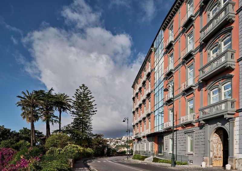 de Bonart Naples-Curio Collection by Hilton - Genel