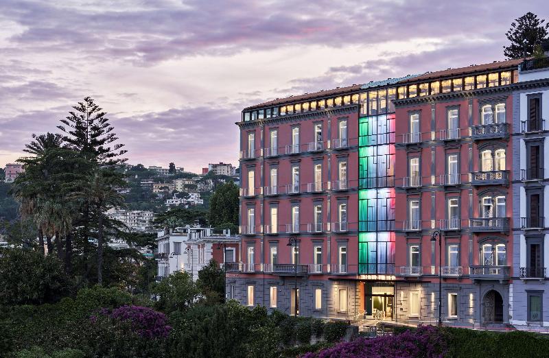 de Bonart Naples-Curio Collection by Hilton - Genel