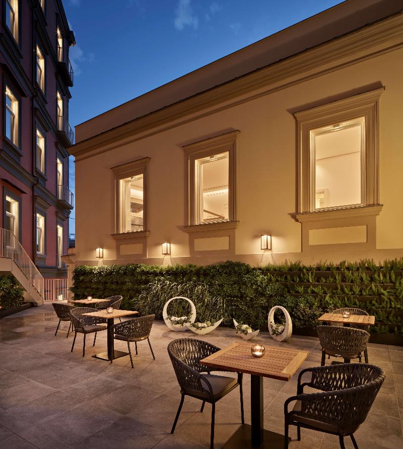 de Bonart Naples-Curio Collection by Hilton - Genel