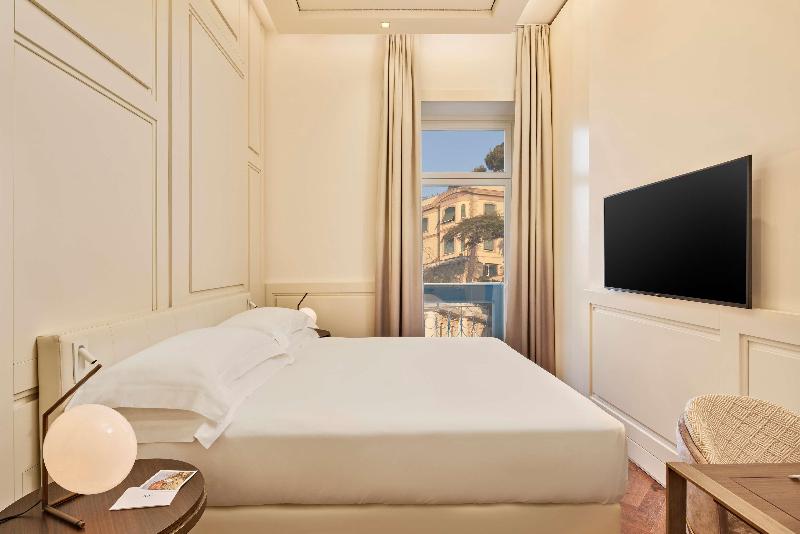 de Bonart Naples-Curio Collection by Hilton - Oda